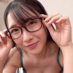 【素人】素人妻が一般大学生の自宅にコンドーム1つ渡され一泊一度のゴム姦では満足できず宿泊中2度もガチ中出しを許してしまう 激しい騎乗位で色白柔尻を揺らす発情妻 ひかりさん 32歳│COSMOSPICTURES（ソフト・オン・デマンド）│1hawa00362