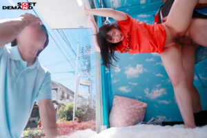 【素人】マジックミラー号 絶対に気持ちよくなってはイケない！！！愛する彼氏とはミラー越し30cmの状況でくすぐり我慢ゲームと称して凄腕AV男優の妙技でHにいじくりたおす！！！見てるこっちが恥ずかしくなるほどの熱熱カップルさん5組収録│マジックミラー号│1setm00043