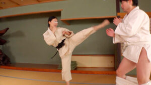 【素人】一般男女モニタリングAV 格闘技女子大生vsセクハラレ●プ魔［柔道/少林寺拳法/剣道］勝てば100万円！負けたら即ハメ中出し！ルール無用のセクハラ攻撃に立ち向かえ！白熱の真剣3本勝負！│DEEP’S│dvmm00292