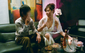 【素人】スナック＆熟女パブの美人ママ やれそうでヤレナイ水商売のおばさんと本番交渉4時間│----│erdm00198