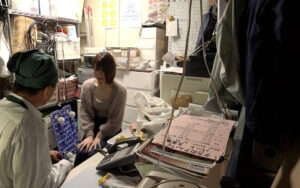 【素人】万引き スーパーの人妻たち ●メス堕ちしたミニロリ系人妻 ●気弱でヤラレるがままの美乳妻 ●剛毛マン毛のスレンダー巨尻妻│素人only プラム│h_113spe00004