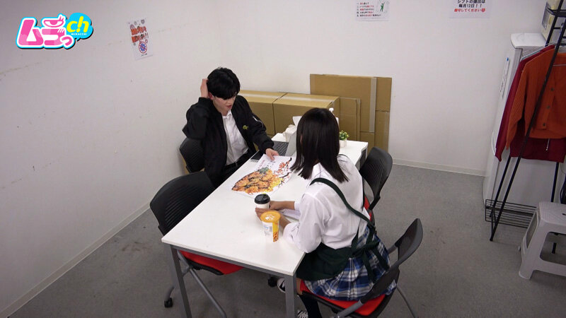 【素人】ニンゲン観察 日々J系バイトに舐められイジメられ追い詰められたダメダメ店長は、大人の威厳をチ●ポでわからせる│ムラっch│h_1534grmo00259