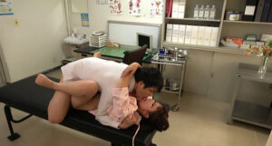 【素人】女子社員健康診断 肩こり、乳がんチェック編│GooNiES│h_1596dg00507