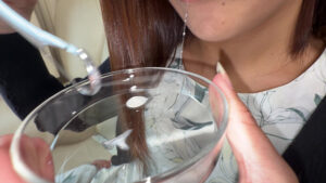 【素人】【個人撮影】旭メイサの舌ブラシで「汚舌苔」採取│やっちまん│h_1651y00310