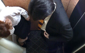 【素人】紳士服店の試着室でチ○ポ出して美人店員に裾上げ依頼│スターパラダイス│h_1664spz01169