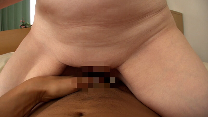 【素人】還暦熟女は脱いだら美しい！？パイパンのアソコを若い肉棒で掻きまわされオンナの悦びに溺れる本能の赴くままの快楽SEX！│即ヌキ│h_1724a064g00019