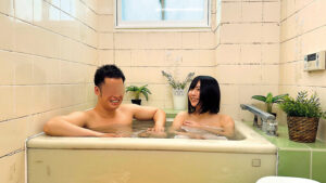 【素人】仲良し兄妹限定！せまーいお風呂で密着混浴体験！10年ぶりの兄妹風呂で妹のプリケツちらり！おっぱいポロリ！勃起が抑えきれずそのまま生中出しSEXしちゃいました！│脱ぐのは恥だがペニス立つ│nghj00009
