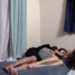 【素人】素人妻が一般大学生の自宅にコンドーム1つ渡され一泊一度のゴム姦では満足できず宿泊中2度もガチ中出しを許してしまう騎乗位で巨乳揺らす淫靡妻 まゆみさん 32歳│COSMOSPICTURES（ソフト・オン・デマンド）│1hawa00316