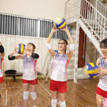 【素人】【流出映像】ママさんバレーチーム～練習後の大乱交～【ゆいか/あさみ/しおり/さちか】～しおり＆さちか編～│----│1stcv00584