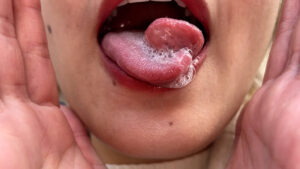 【素人】ソフトな言葉責めをする美女がM男に濃厚鼻フェラ│鼻フェラレディー│h_1651hnf0300001