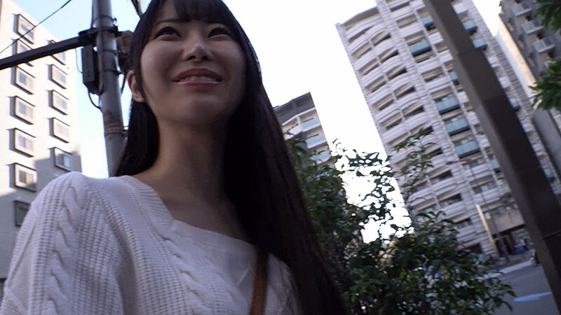 【素人】新宿で出会ったうぶな女の子が性の悩みを抱える男と「素股オイルマッサージ」に挑戦! 生マンにヌルヌルこすれるチ〇ポに発情しちゃって 『マ○コに入れちゃうw』そのまま生ハメ中出しSEX!! 天美めあ│IENFA│1ienfa38302