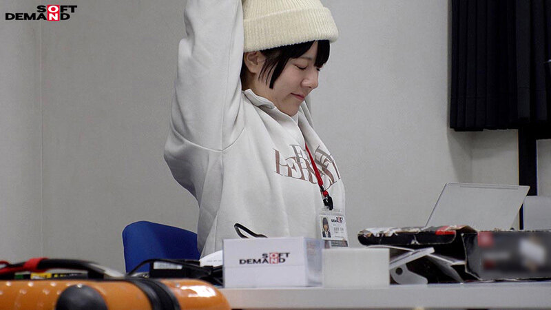 【素人】業務時間内のトイレ休憩中に声をガマンしながらもこっそり絶頂していたSOD女子社員7名隠し撮り│SOD女子社員│1shyn00209