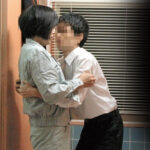 【素人】掃除婦のおばさんにわざと勃起したチ●ポを見せて「手コキだけでも…？」とお願いしたら、どんな結末が…！！？4時間│----│dbnk00101