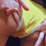 【素人】渋谷制服美少女 太もも×パンチラ×喰いこみ尻を密着ストーキ○グ隠し撮り2枚組│2PIECE│h_1664pes00114