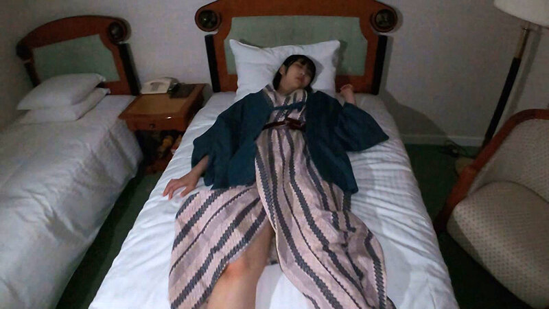 【素人】気持ち良くって腰が止まらない！暗闇でライトに浮かぶ熱い不倫旅行セックス！│即ヌキ│h_1724a101b00002