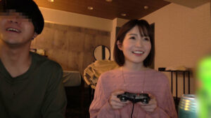 【素人】幼馴染と相部屋で甘酸っぱ～いほろ酔いSEX！！終電逃して泊まりに来たまりちゃん。イチャラブ最高の距離感で大興奮！ 小春まり│ノーインフォ│57bdst01501