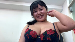 【素人】ハーフ顔のみのりちゃんがM男に濃厚鼻フェラ│鼻フェラレディー│h_1651hnf0400004