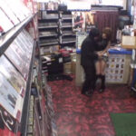 【素人】レンタルビデオ店はなぜ廃れてしまったのか？！ ～カメラに写ったコンプラ無視の衝撃映像の数々～│OLYMPUS│h_1757olm00174