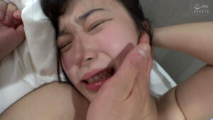 【素人】強引なフェラや手マン、唾液まみれの涙目セックス！！│ティッシュシコレール│h_1825tssr02610