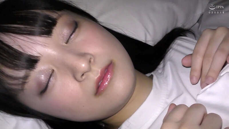 【素人】玉裏も舐めてくれるドールフェイスの色白巨乳の女の子│ティッシュシコレール│h_1825tssr02624