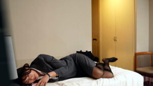 【素人】出張先ホテル秘密オナニー 性欲剥き出しOL ＃2│プリモ│h_283pmft00382