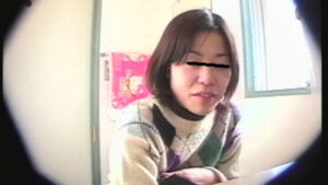 【素人】都内某所の仮設和式トイレ排泄盗撮スパイカメラ映像4時間2 30人│熟撮/妄想族│jktu00097