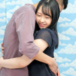 【素人】新宿で見つけた心優しい働くお姉さん 童貞くんのオナニーのお手伝いのつもりがセックス練習ってことで素股していてヌルっと入って筆おろし！？ 百岡いつか│IENF│1ienfa03504