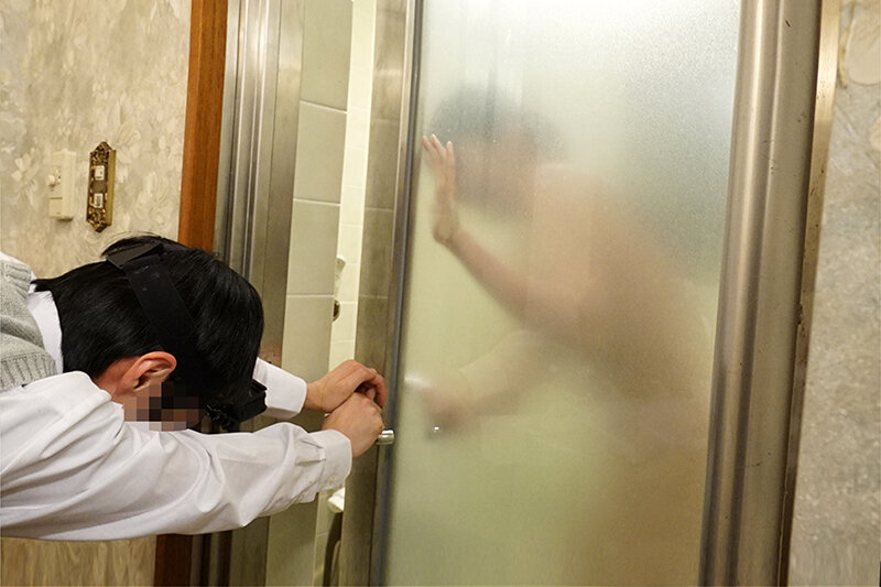 【素人】制限時間60分！性欲が大暴走した弟から逃げきれたら100万円！女子大生の巨乳姉を男子○校生の童貞弟が追いかけ回して禁断の近親相姦中出しSEX！弟の絶倫生ち○ぽで激ピストンされ腰がガックガクになるほどイキまくる姉ま○こへの中出しは1発限りでは収まらない！ りな│DEEP’S│dkra02203