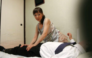 【素人】美熟女手コキ系風俗店本番交渉潜入映像流出4時間│----│erdm00184