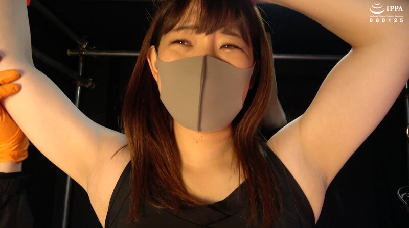 【素人】「吊り拘束でも暴れ回る女の子を全力くすぐり」 MK5（マジでくすぐる5秒前） Vol.1 素人美女ナナ 4│アドア│h_1416ad01816