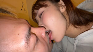 【素人】わからせふうちゃんがM男に濃厚キス│Rich kiss│h_1651kist0300005