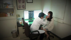 【素人】狙われた色白スレンダー患者！桃尻を撫で回しニヤつく悪徳産婦人科医の餌食！│即ヌキ│h_1724a139b00002