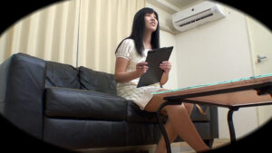 【素人】普通の奥様にAV鑑賞しながら大人のおもちゃのモニターを高額報酬で頼んでみたら…欲求不満！？本気オナニーに我慢できず肉棒ズブリの中出しSEX！│即ヌキ│h_1724m00939g08