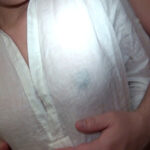 【素人】濡れた白いシャツに透ける乳首が卑猥な美熟女。超絶感度の早漏妻が魅せる濃厚セックスでド派手なイキッぷり！│即ヌキ│h_1724m00943g18