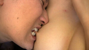 【素人】奇跡の濃厚熟女！五十路とは思えない超美肌の超ピンク乳首！しかもパンツからはみ出る剛毛はナイス素人の王冠│即ヌキ│h_1724m976b00009