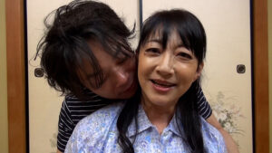 【素人】51歳農家のバツイチ熟女がセックスしたくてAVメーカーに応募して欲求不満解消！無自覚にエロい農家のおばさんの潮吹きSEX！│即ヌキ│h_1724m996g00001