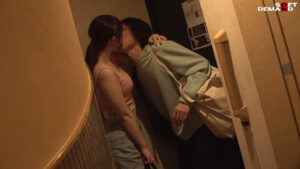 【素人】街行く人のキス魔事情を調査…したら！想定よりはるかにディープ、且つ全身だった件 6月某日渋谷駅周辺 りあさん（20）│SOD素人│1hsdam00004