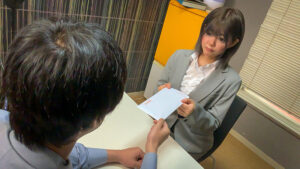 【素人】【CASE＃4】就活面接に来た女子大生にSEXリキッド入りのお茶を出した結果...！？│GooNiES│h_1596dg00008