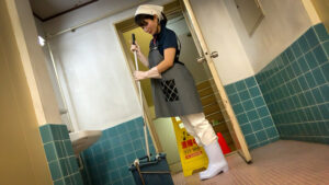 【素人】SNSでバズッた美しすぎるトイレ清掃員を探し出し誰も来ない駅地下のトイレでの性交映像│GooNiES│h_1596gns00019