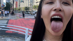 【素人】街角で声をかけて口内観察させてもらう エッチで金欠な女の子 ゆりなちゃん│口内クイーン│h_1651nko00024