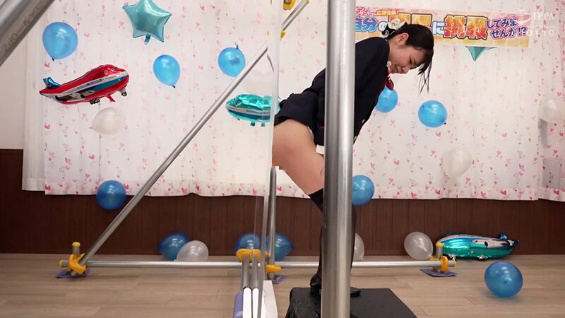 【素人】透け壁越しだからディルドーズブマン丸見え! フライト帰りの美脚CAが挑戦する1ピストン100円の極太ディルドチャレンジ!ポルチオ直撃でどんどん卑猥になる腰振りをガラス越しにじっくり観察されて発情!無責任膣内射精~かすみ編~│サディヴィレナウ!│1king00253