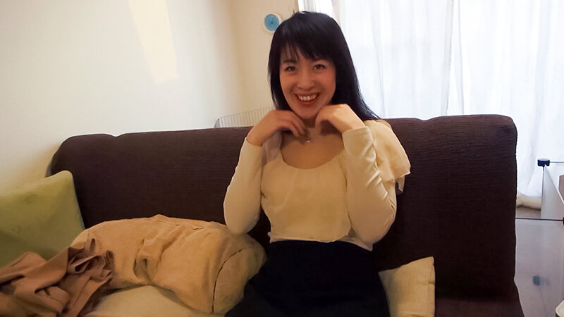 【素人】街でブラブラしていたら男に声を掛けられて、初対面なのに男の家までついて行っちゃうガード甘すぎなおばさん 12人8時間 2│シックスナイン│h_1060vsed00233