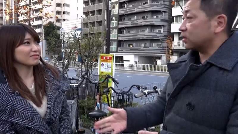 【素人】街行く若妻さんをアンケート調査とナンパして部屋に誘うと…。推定Hカップの巨乳人妻さんとみんなでノリパコ中出し乱交セックス！│即ヌキ│h_1724a169f00002