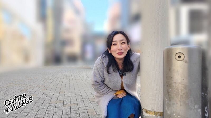 【素人】熟女ま○こ雑魚マン化若男たらしリモバイ漬け齢50歳。子○ほど年の離れた若い男に街中で痴態を晒してトロマン化しちゃいました…美原すみれ│桃園│h_086yoch00034