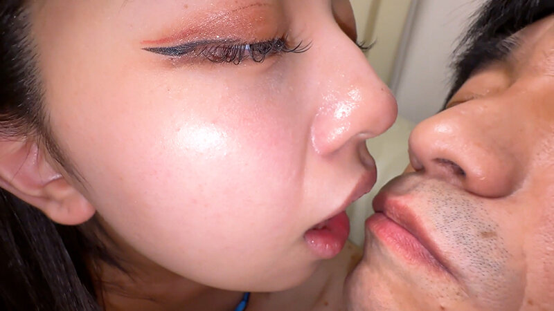 【素人】可愛い顔して口の中を支配するみれいちゃんがM男に濃厚キス│Rich kiss│h_1651kist0600005